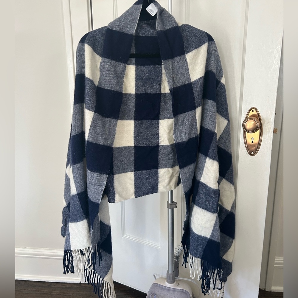 Adorable flannel poncho
